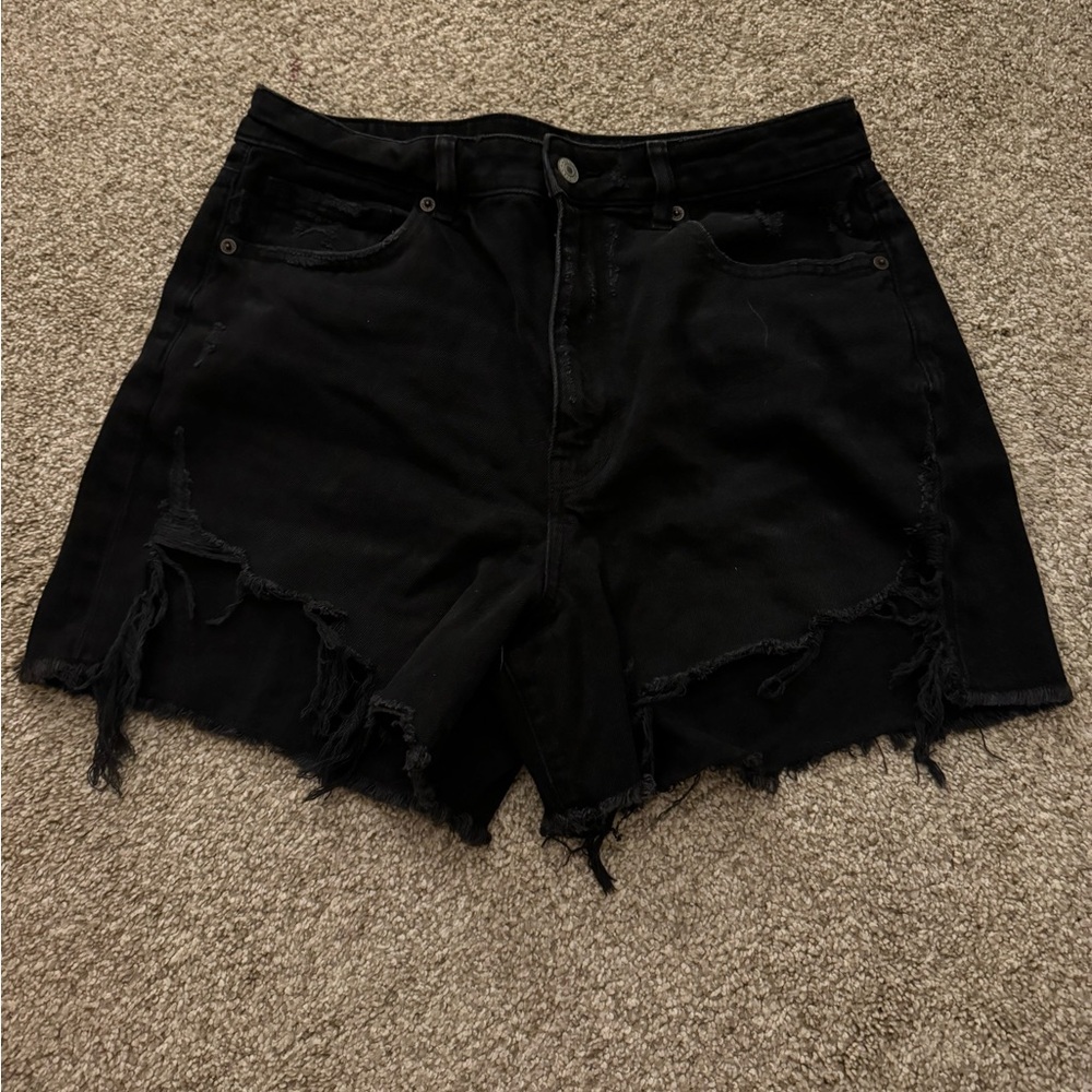 AMERICAN EAGLE SHORTS. BLACK